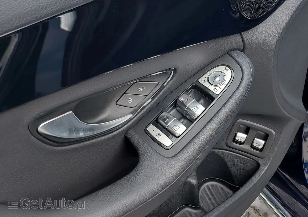 MERCEDES-BENZ Klasa C 300 e 9G-TRONIC Avantgarde