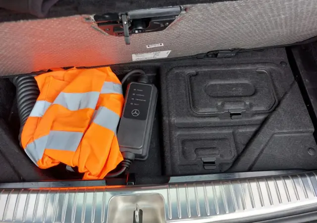 MERCEDES-BENZ Klasa C 300 e 9G-TRONIC Avantgarde