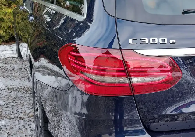 MERCEDES-BENZ Klasa C 300 e 9G-TRONIC Avantgarde