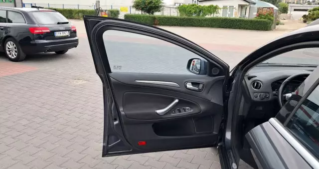 FORD Mondeo 2.3 Titanium