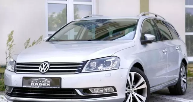 VOLKSWAGEN Passat 