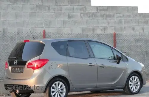 OPEL Meriva 