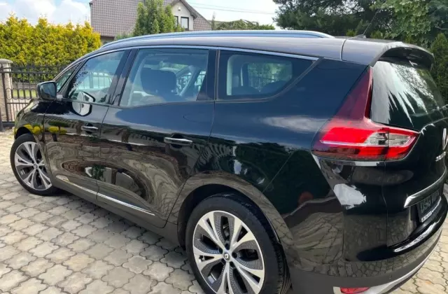 RENAULT Grand Scenic 