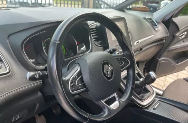 RENAULT Grand Scenic 