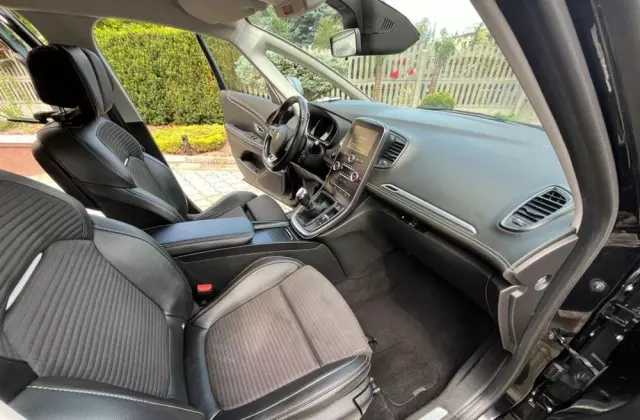 RENAULT Grand Scenic 