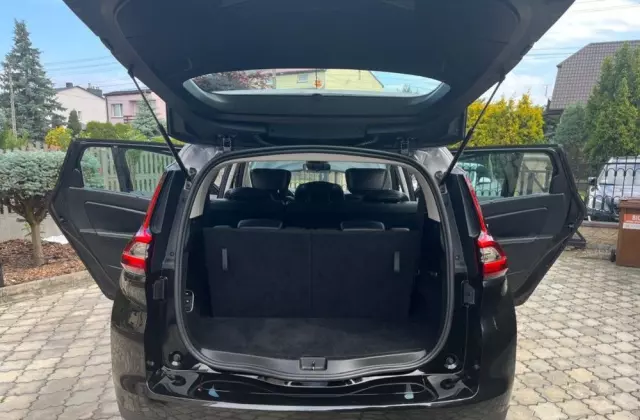 RENAULT Grand Scenic 