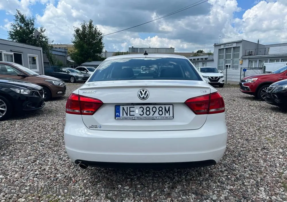 VOLKSWAGEN Passat 