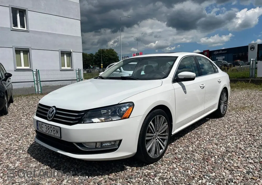 VOLKSWAGEN Passat 