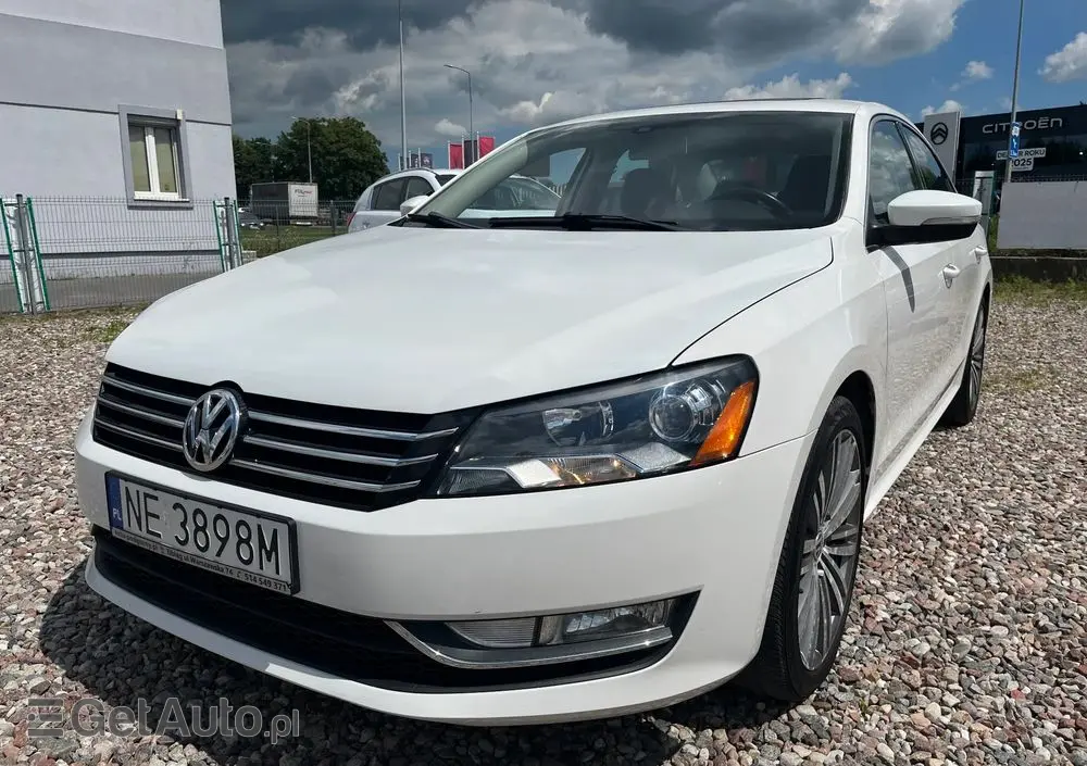 VOLKSWAGEN Passat 