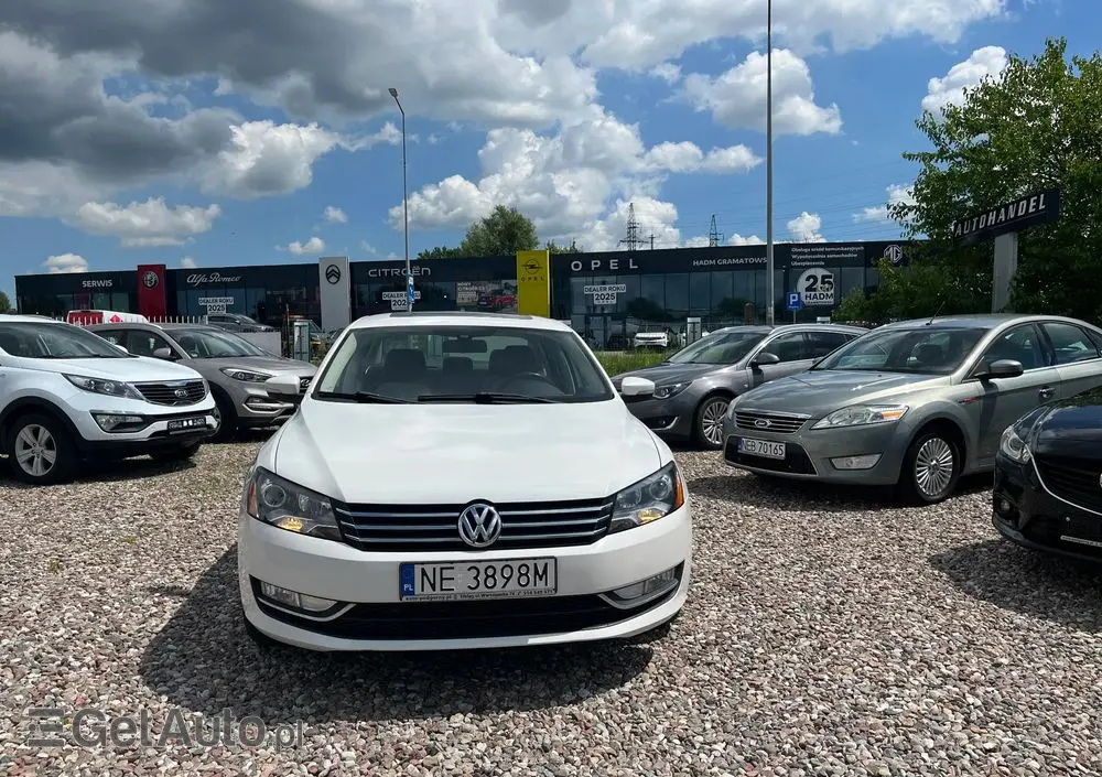 VOLKSWAGEN Passat 