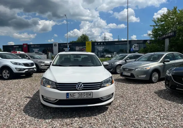 VOLKSWAGEN Passat 