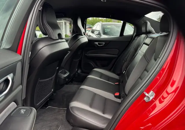 VOLVO S60 B4 B Geartronic RDesign