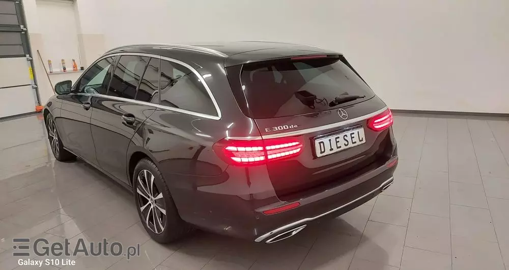 MERCEDES-BENZ Klasa E 220 d 9G-TRONIC Exclusive