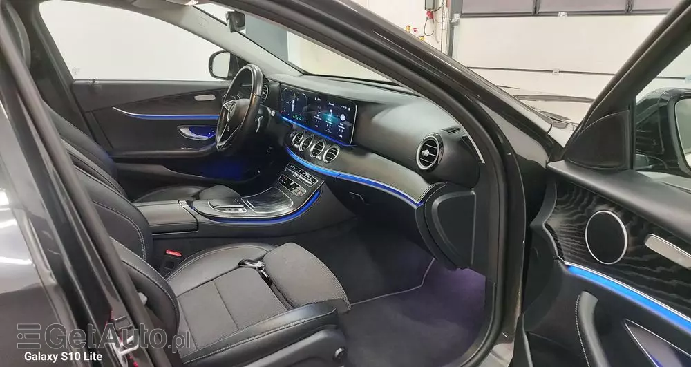 MERCEDES-BENZ Klasa E 220 d 9G-TRONIC Exclusive