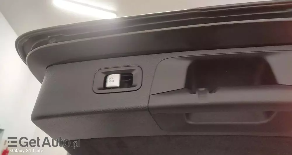 MERCEDES-BENZ Klasa E 220 d 9G-TRONIC Exclusive