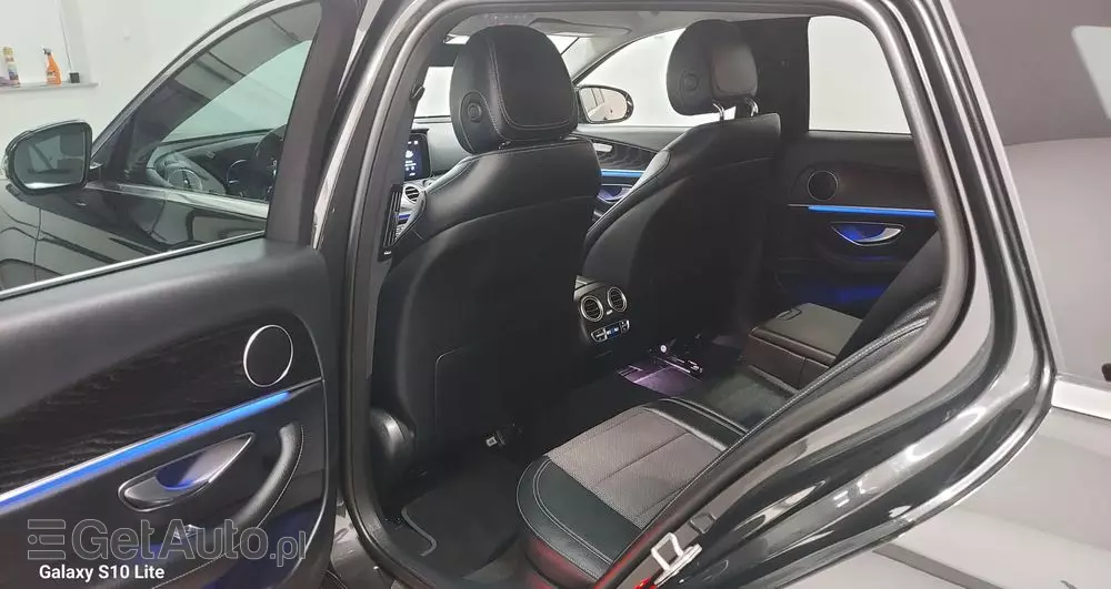 MERCEDES-BENZ Klasa E 220 d 9G-TRONIC Exclusive