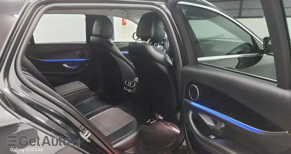 MERCEDES-BENZ Klasa E 220 d 9G-TRONIC Exclusive