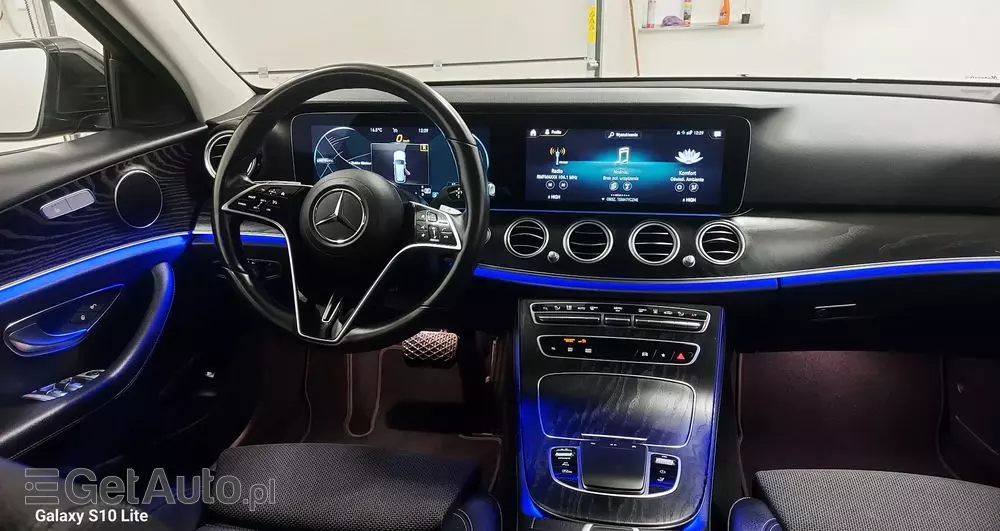 MERCEDES-BENZ Klasa E 220 d 9G-TRONIC Exclusive