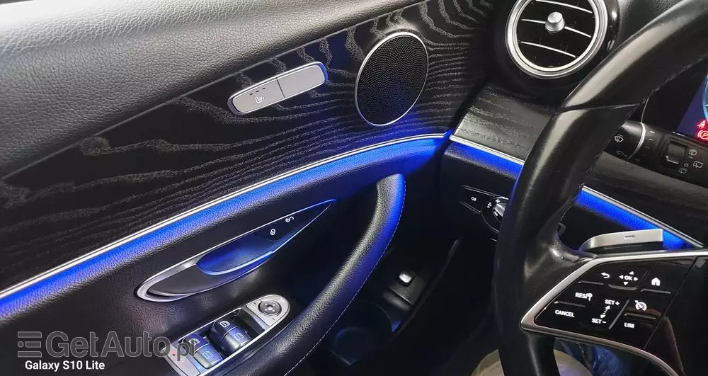 MERCEDES-BENZ Klasa E 220 d 9G-TRONIC Exclusive