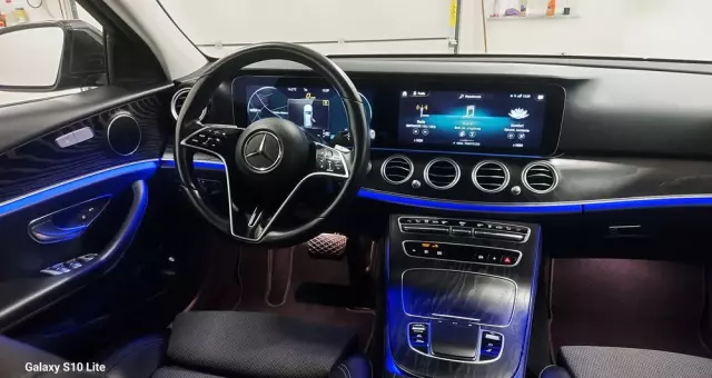 MERCEDES-BENZ Klasa E 220 d 9G-TRONIC Exclusive