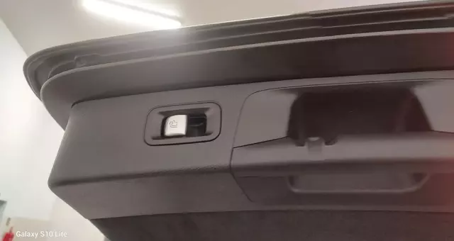 MERCEDES-BENZ Klasa E 220 d 9G-TRONIC Exclusive