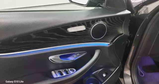 MERCEDES-BENZ Klasa E 220 d 9G-TRONIC Exclusive