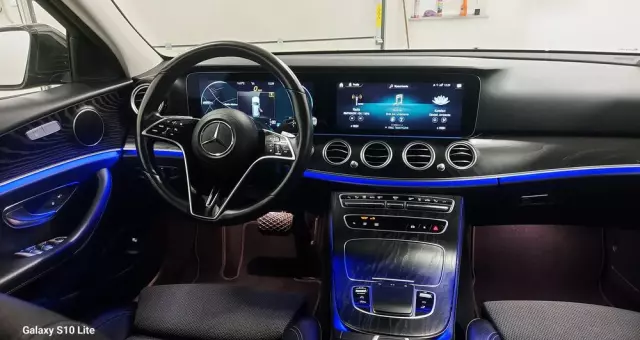 MERCEDES-BENZ Klasa E 220 d 9G-TRONIC Exclusive