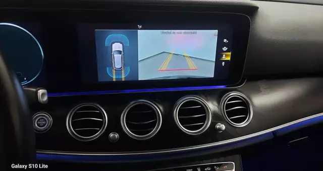 MERCEDES-BENZ Klasa E 220 d 9G-TRONIC Exclusive