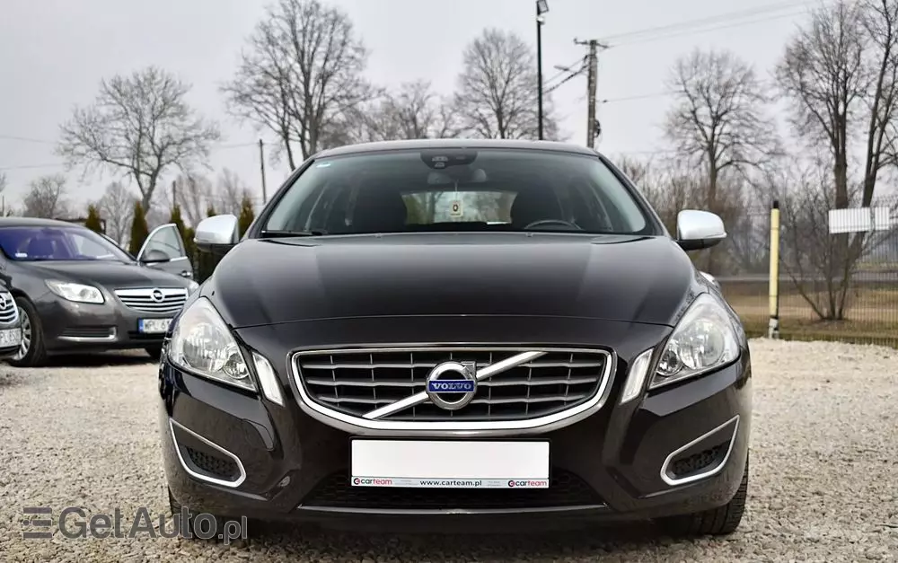 VOLVO V60 D3 Geartronic Momentum