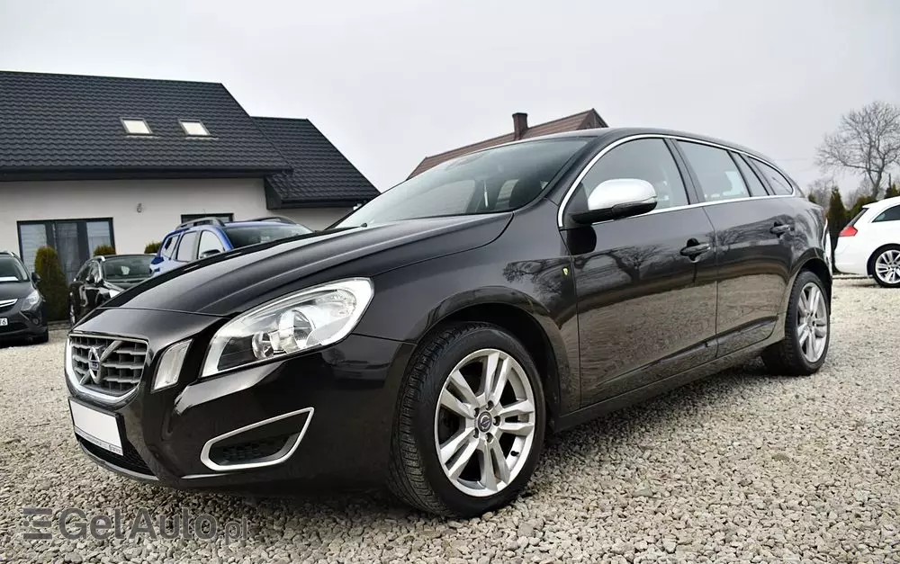 VOLVO V60 D3 Geartronic Momentum