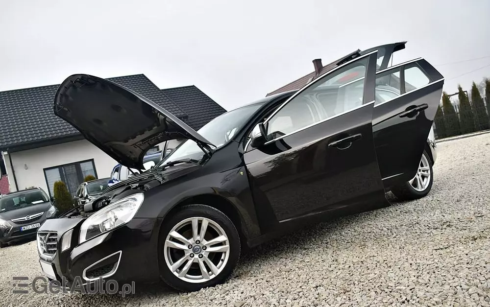 VOLVO V60 D3 Geartronic Momentum