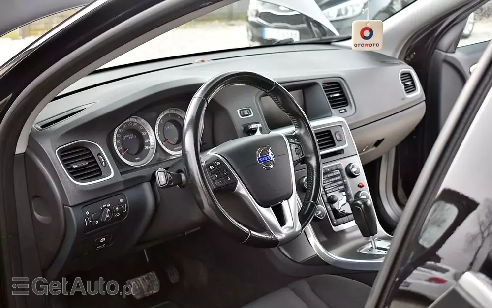 VOLVO V60 D3 Geartronic Momentum