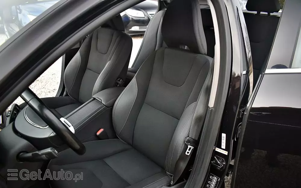 VOLVO V60 D3 Geartronic Momentum