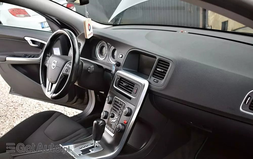 VOLVO V60 D3 Geartronic Momentum