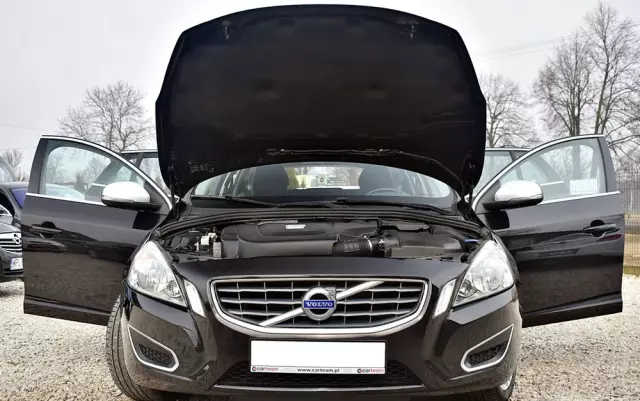VOLVO V60 D3 Geartronic Momentum