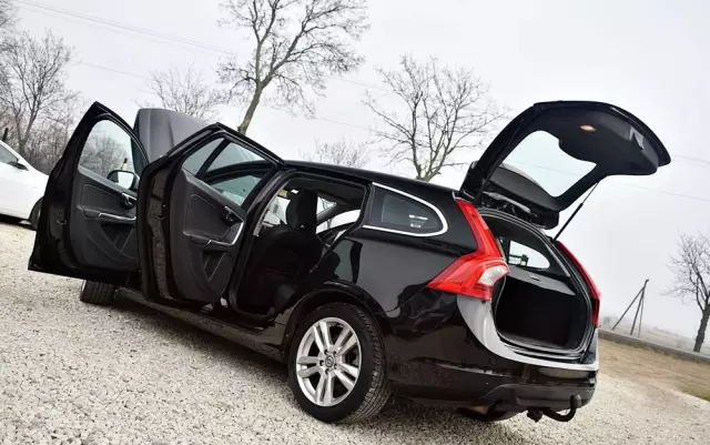 VOLVO V60 D3 Geartronic Momentum