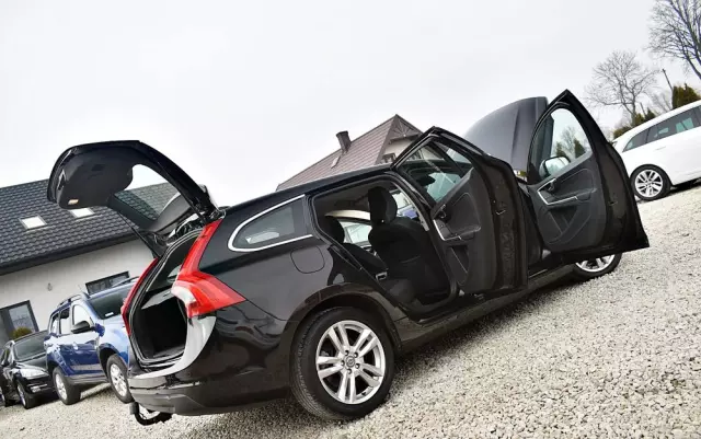 VOLVO V60 D3 Geartronic Momentum