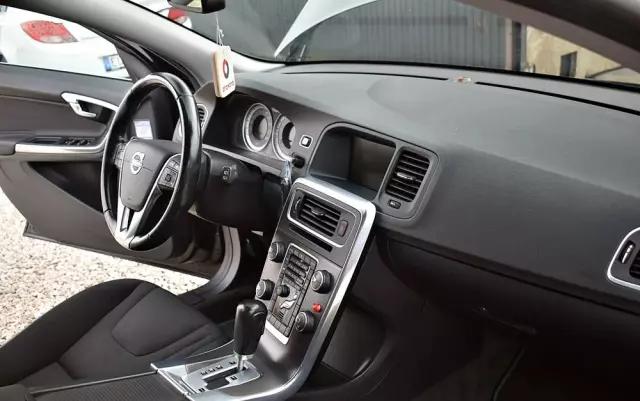 VOLVO V60 D3 Geartronic Momentum