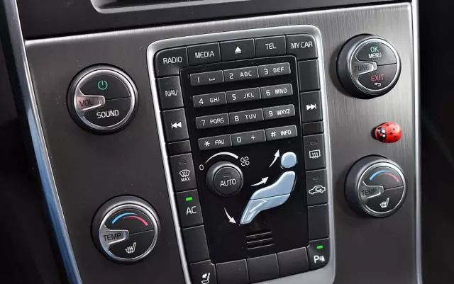 VOLVO V60 D3 Geartronic Momentum