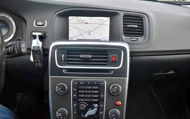 VOLVO V60 D3 Geartronic Momentum