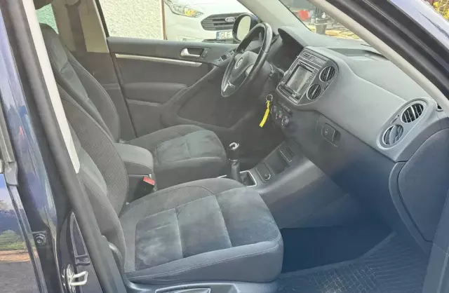 VOLKSWAGEN Tiguan 