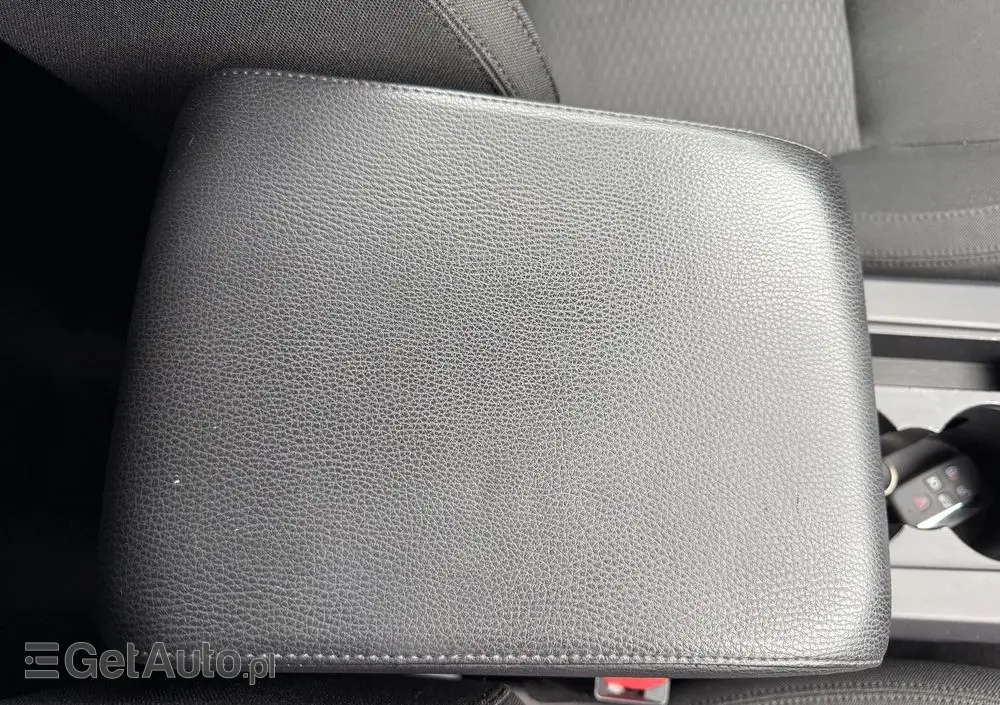 LAND ROVER Discovery Sport D150 SE