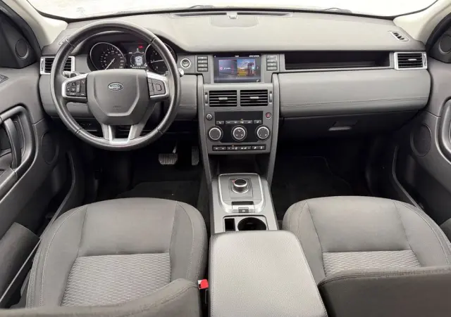 LAND ROVER Discovery Sport D150 SE