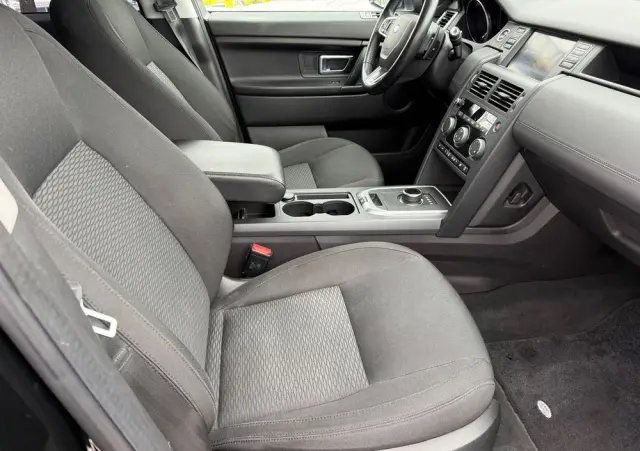 LAND ROVER Discovery Sport D150 SE