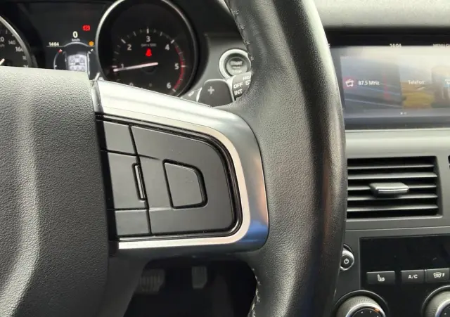 LAND ROVER Discovery Sport D150 SE