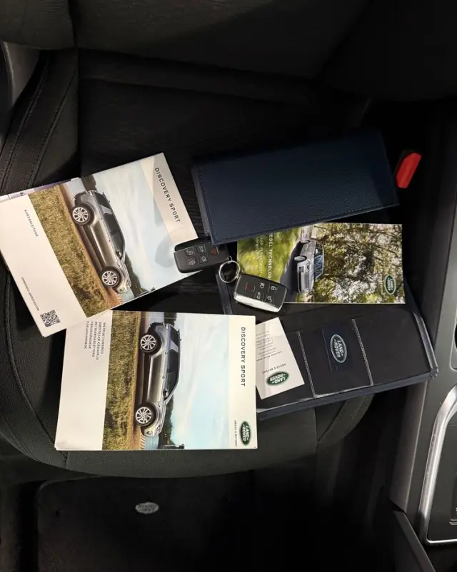 LAND ROVER Discovery Sport D150 SE