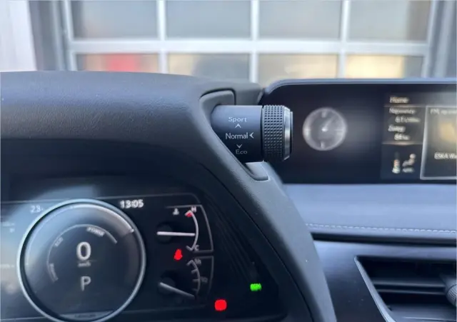 LEXUS UX 250h GPF Business Edition 2WD