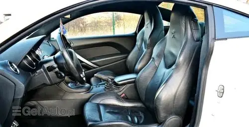 PEUGEOT RCZ 