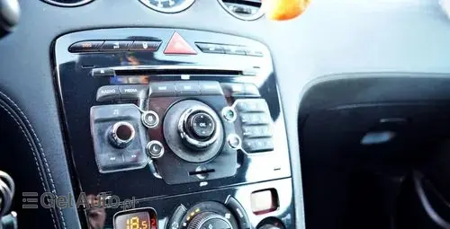 PEUGEOT RCZ 