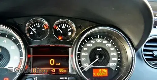 PEUGEOT RCZ 